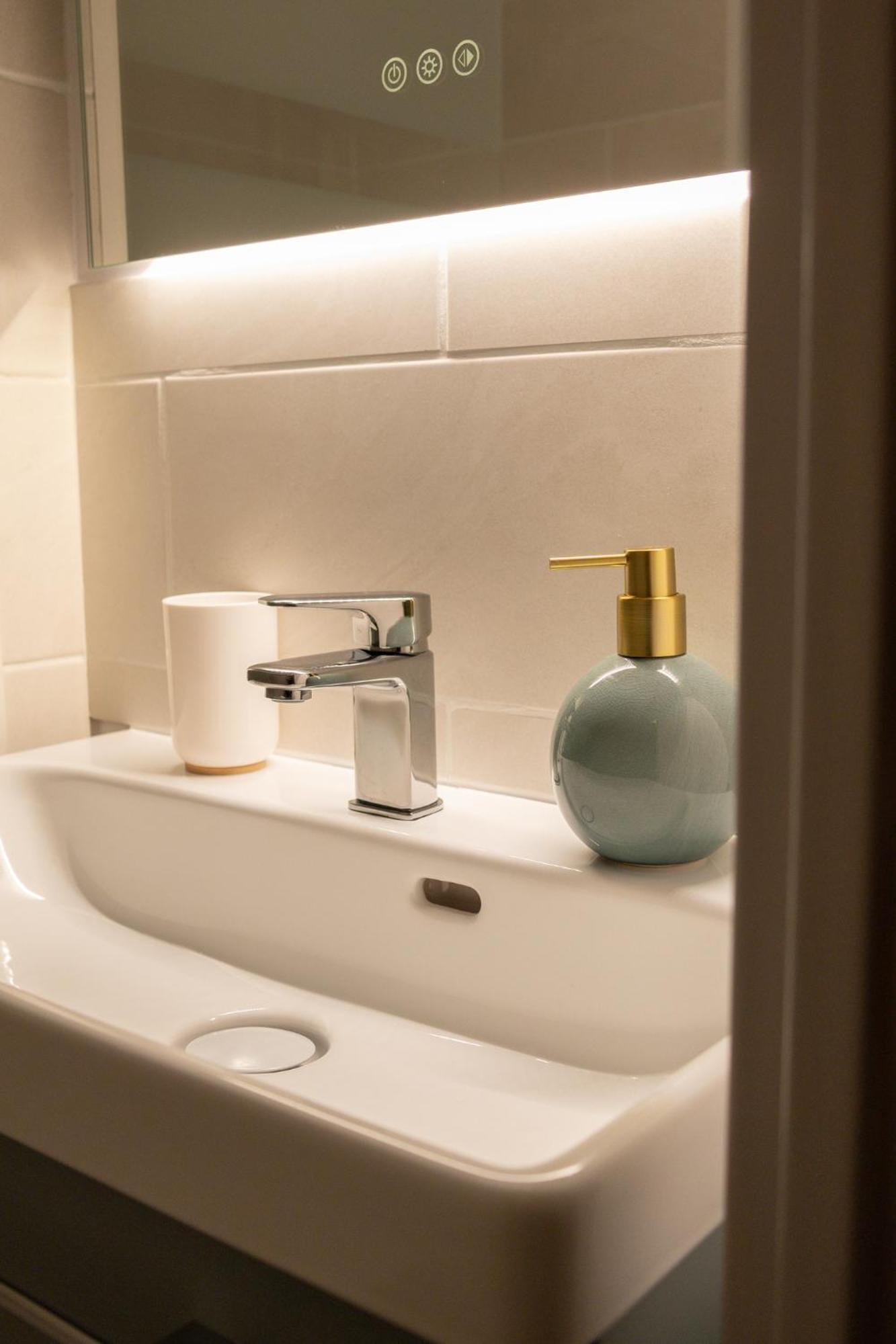 Chaleureux Appartement Avec Balcon Au Coeur Des Rousses เลรูส ภายนอก รูปภาพ