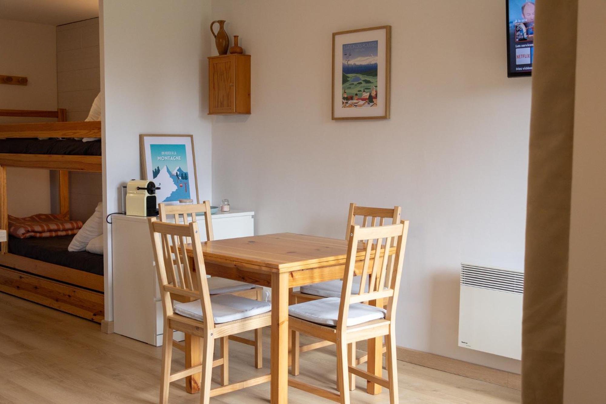 Chaleureux Appartement Avec Balcon Au Coeur Des Rousses เลรูส ภายนอก รูปภาพ