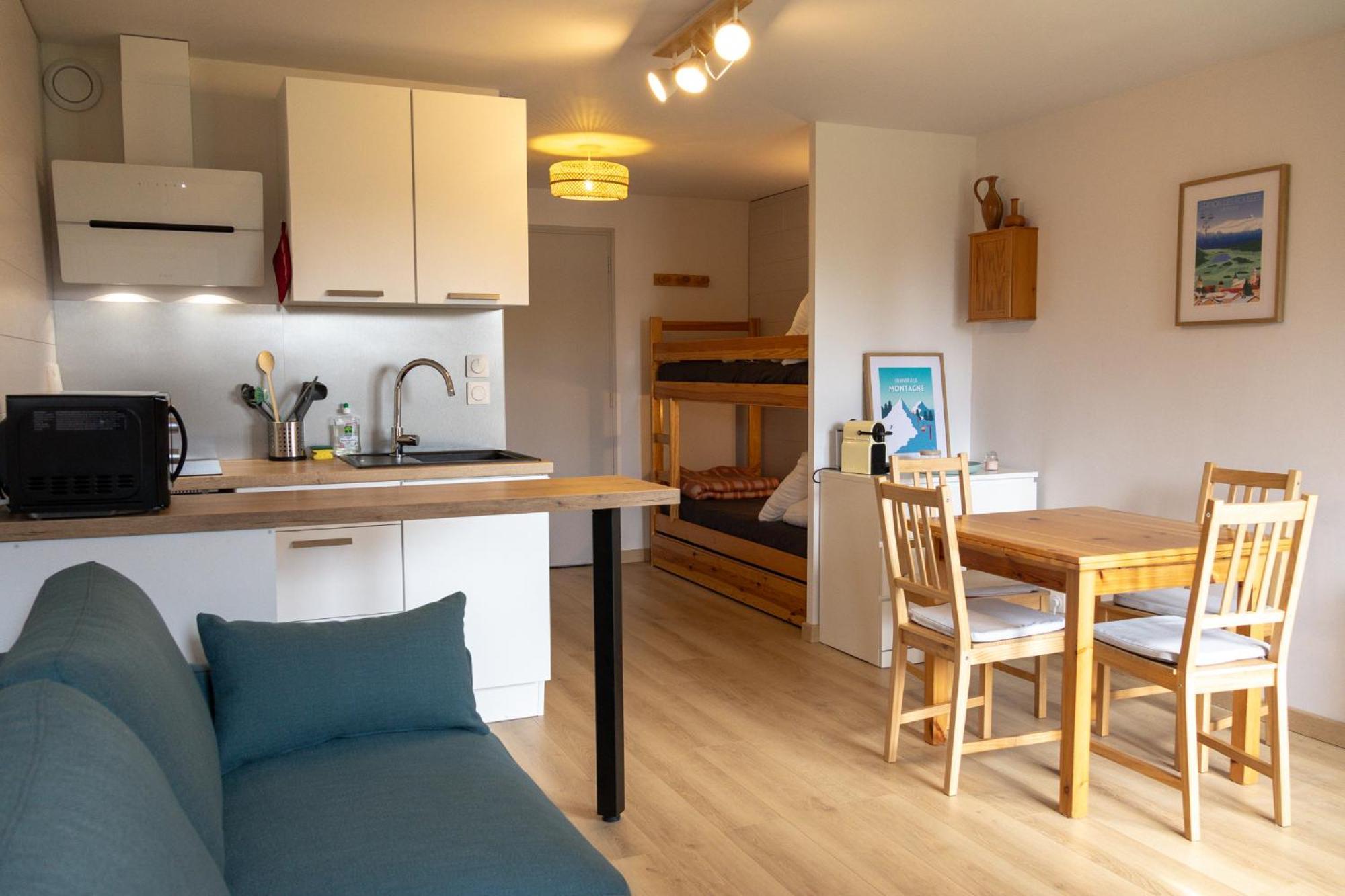 Chaleureux Appartement Avec Balcon Au Coeur Des Rousses เลรูส ภายนอก รูปภาพ